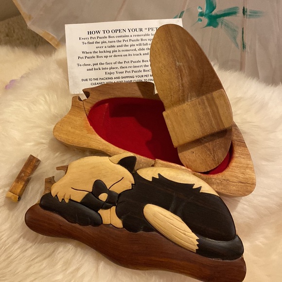 Cat PET PUZZLE BOX with Hidden Compartment uniquely crafted by Daniel Terrico. - Picture 7 of 10